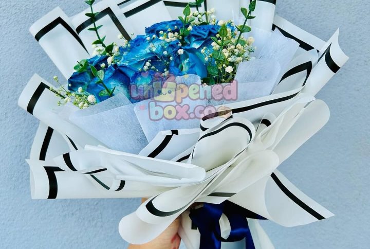 Blue Rose Bouquet